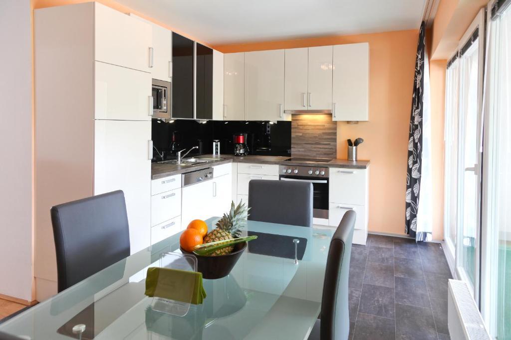 3 Rooms Sunny Apartments-Schoenbrunn, 100M2 With Balcony Bécs Szoba fotó