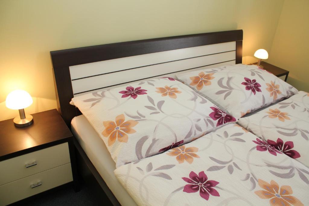 3 Rooms Sunny Apartments-Schoenbrunn, 100M2 With Balcony Bécs Szoba fotó